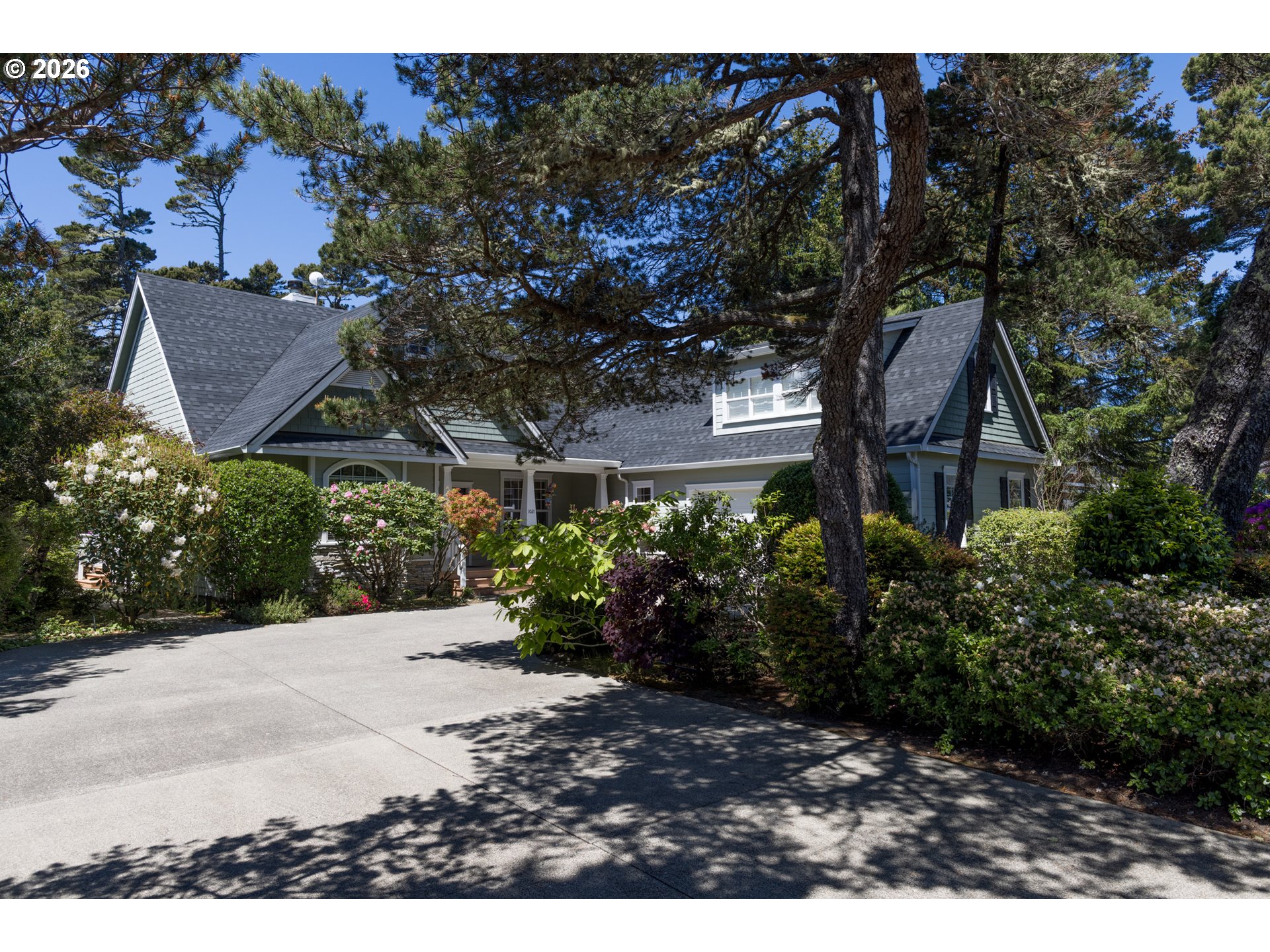 1021 PRESTWICK CT