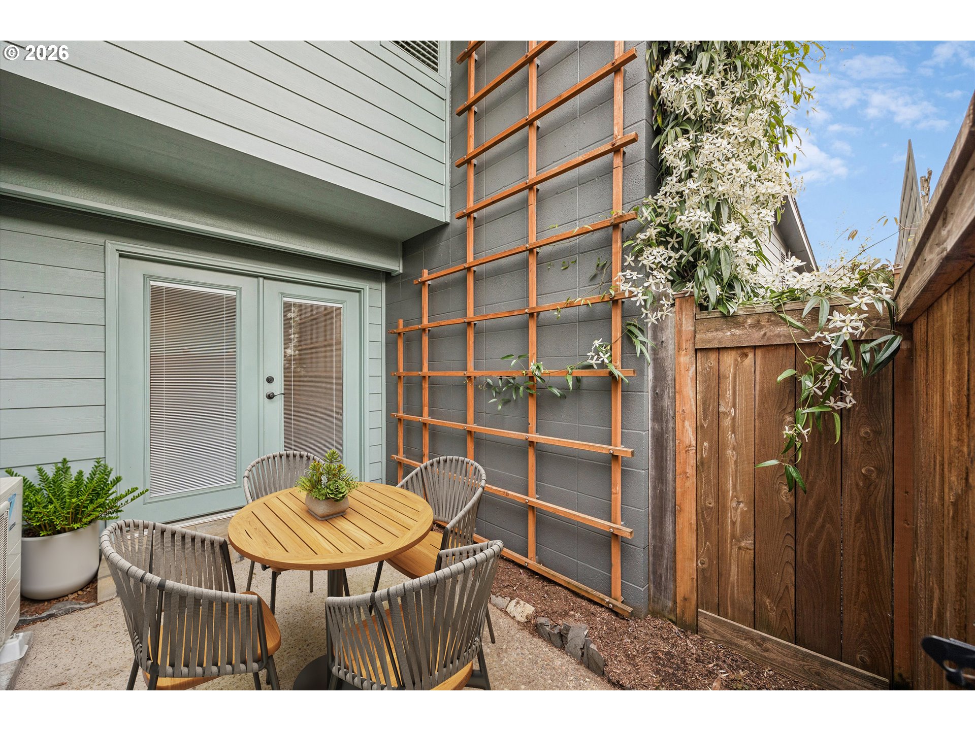 7232 N NEW YORK AVE 6