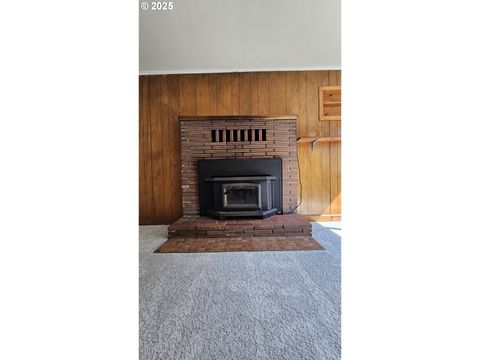 Tiny photo for 47861 Commercial St, Oakridge, OR 97463 (MLS # 649006952)