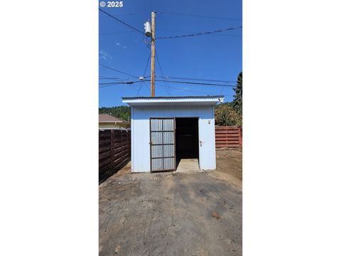 Tiny photo for 47861 Commercial St, Oakridge, OR 97463 (MLS # 649006952)