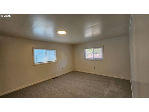 Tiny photo for 47861 Commercial St, Oakridge, OR 97463 (MLS # 649006952)