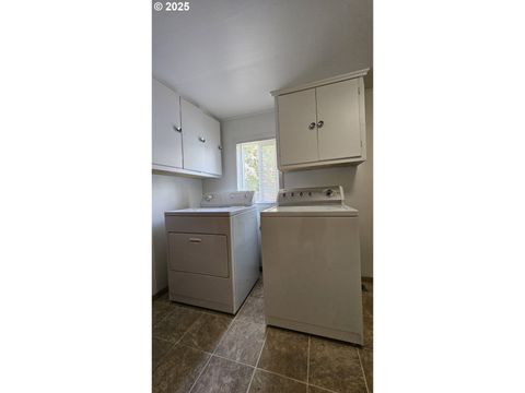 Tiny photo for 47861 Commercial St, Oakridge, OR 97463 (MLS # 649006952)