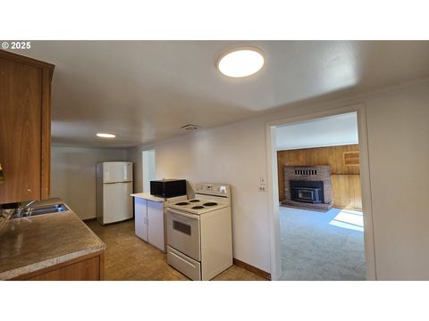 Tiny photo for 47861 Commercial St, Oakridge, OR 97463 (MLS # 649006952)