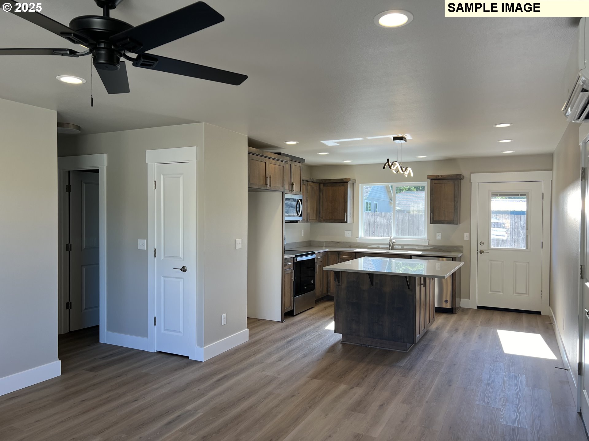 119 SE LEBLEU LN