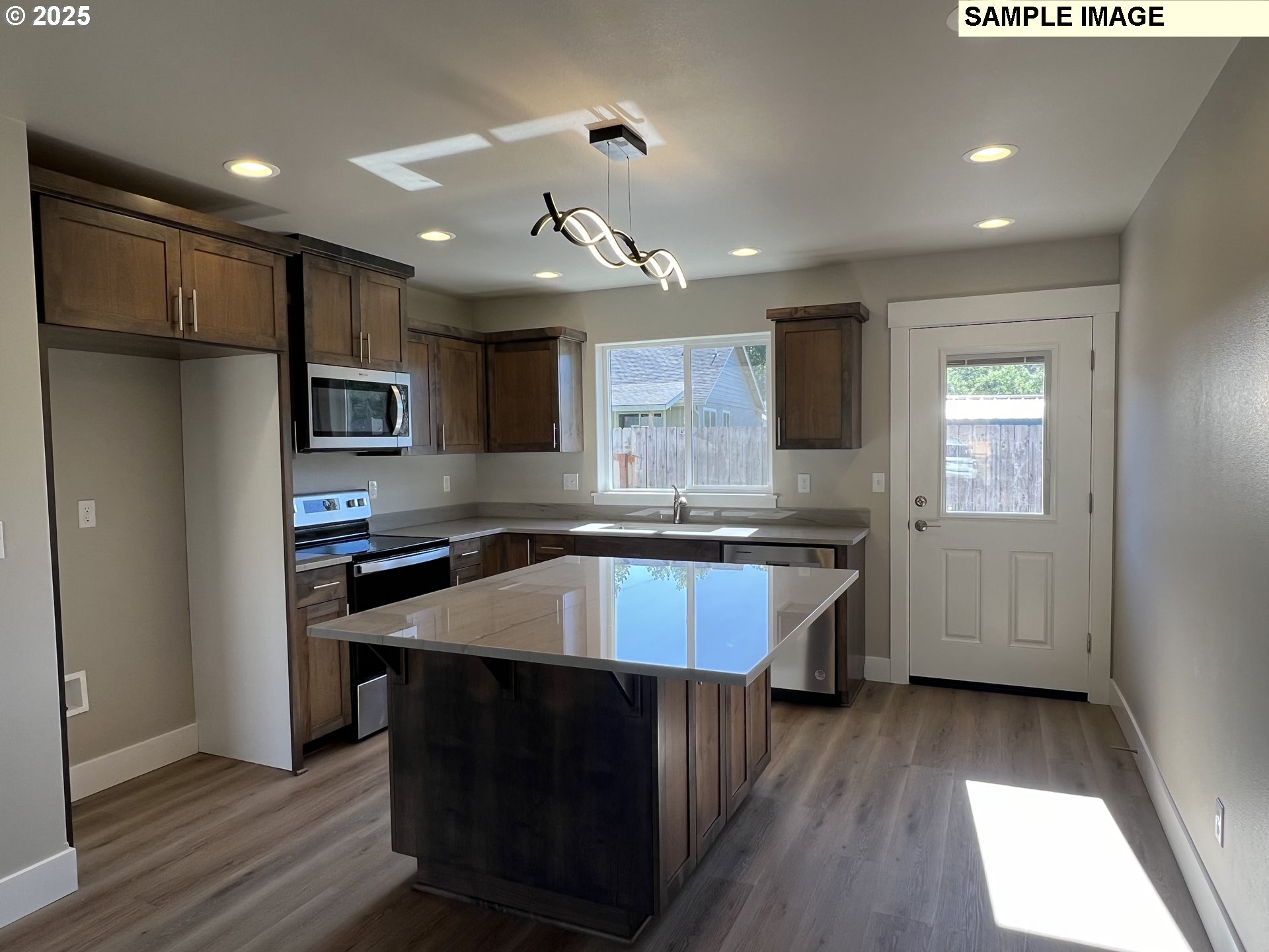 119 SE LEBLEU LN