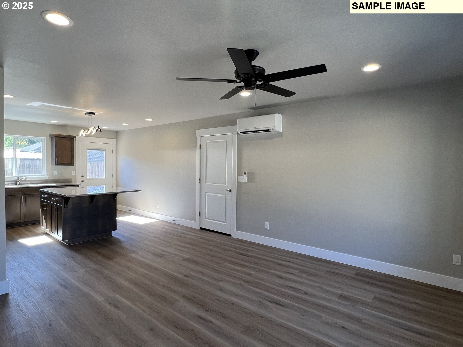 119 SE LEBLEU LN
