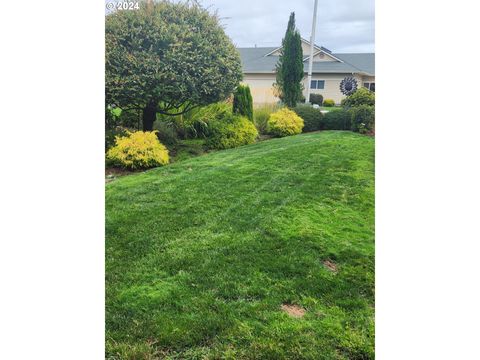 A home in Roseburg