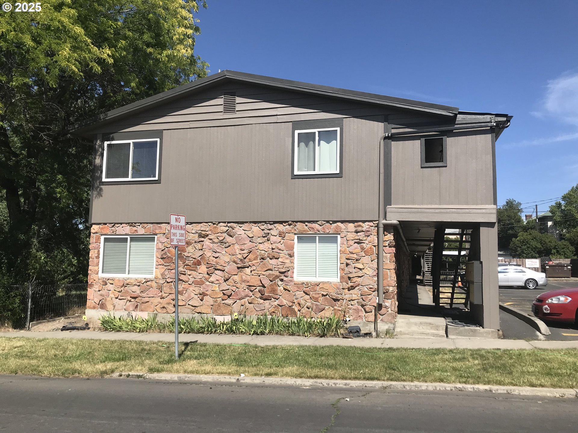 414 SE 17TH ST