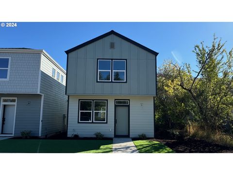 A home in Newberg