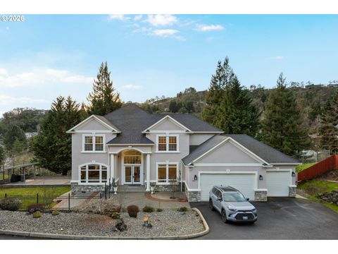 2744 NW DAYSHA DR Roseburg OR 97471