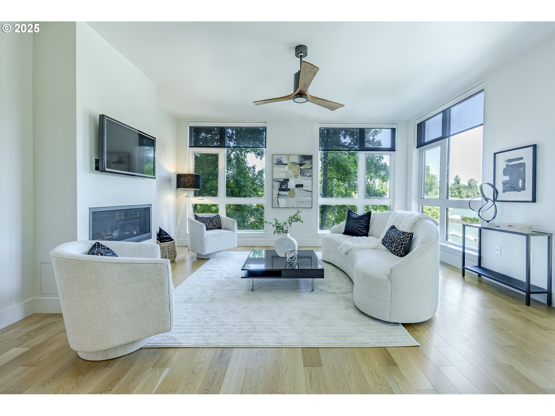 1600 PEARL ST 303