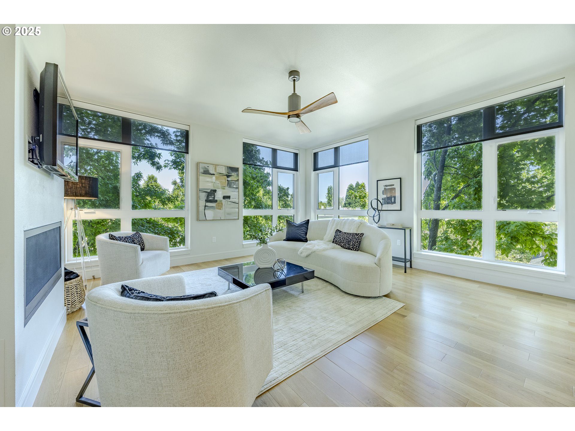 1600 PEARL ST 303