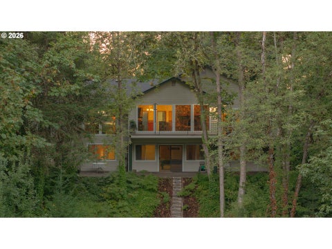 Photo of 1180 SE Villard St, McMinnville, OR 97128 (MLS # 588197223)