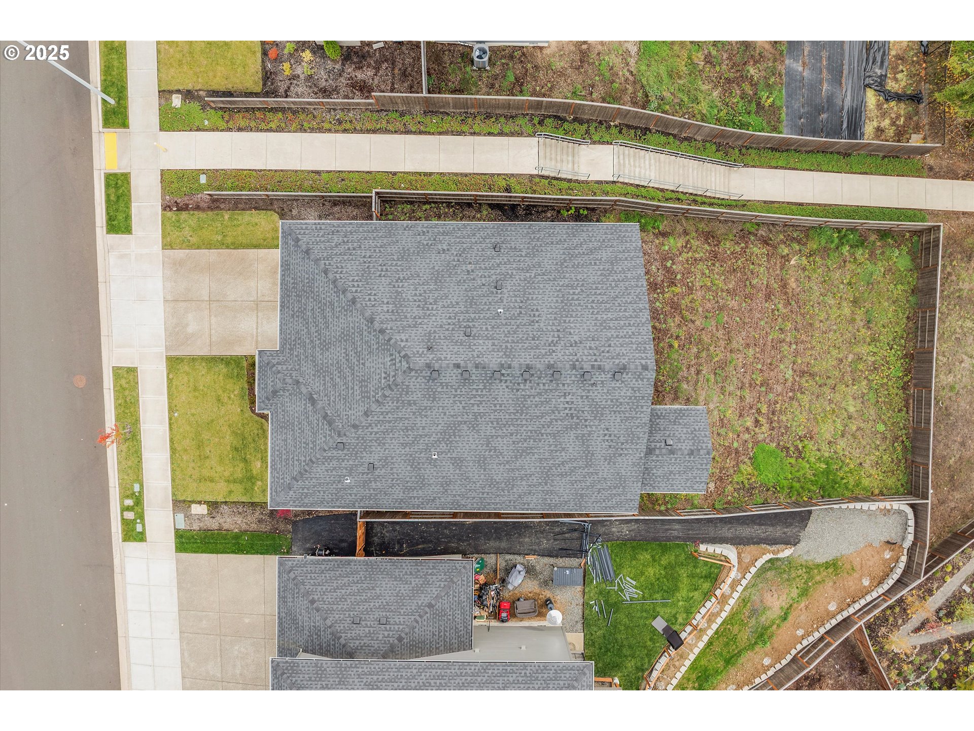 2599 NE CURRIN CREEK DR