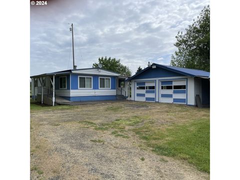 A home in Scappoose