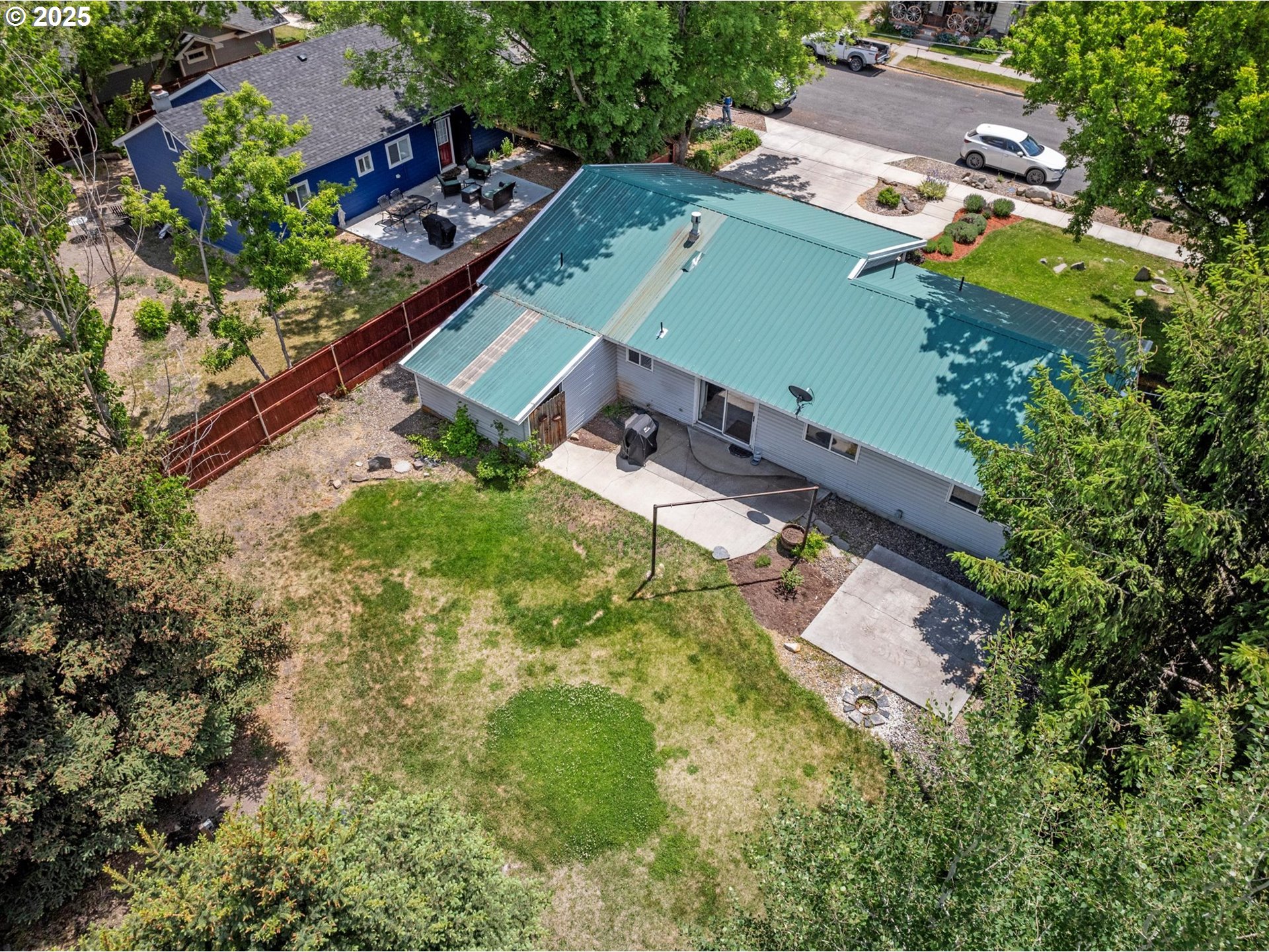 1220 BAKER ST