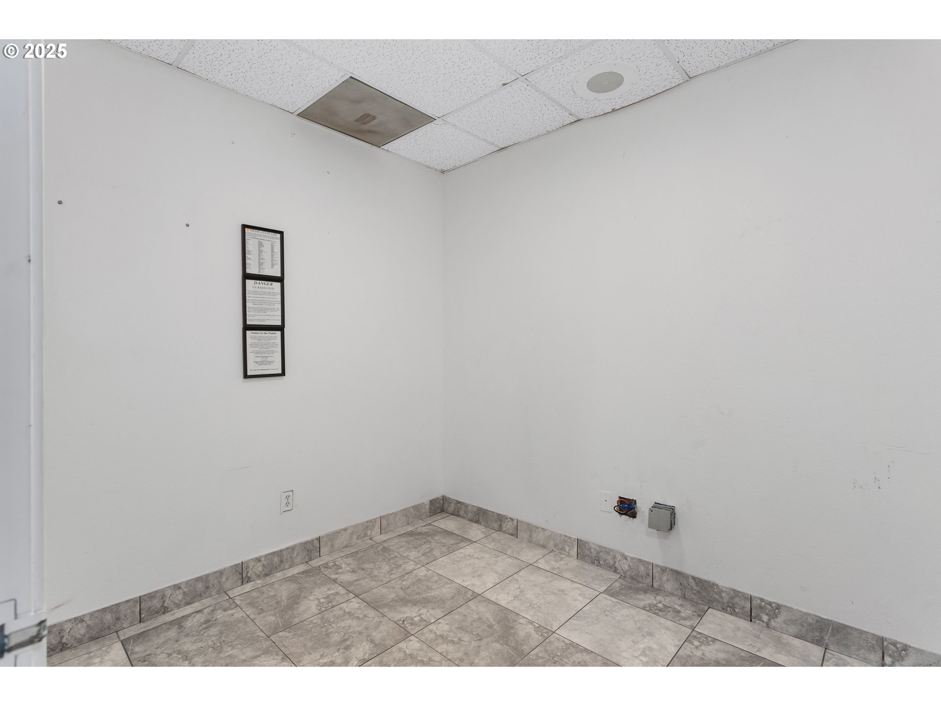 581 NE MAIN ST