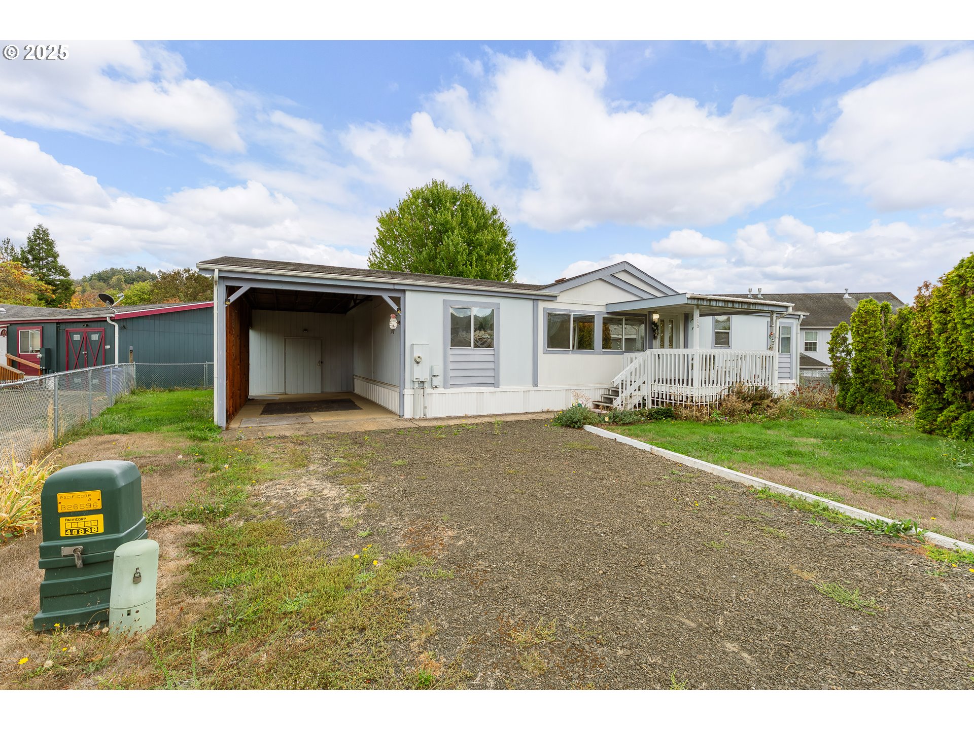 115 LONE OAK CT