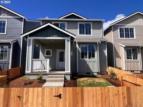 1233 PARKSIDE AVE Woodburn OR 97071