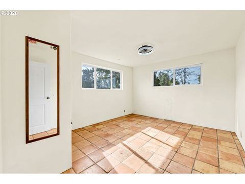 Tiny photo for 82537 Greenwood St, Creswell, OR 97426 (MLS # 654293115)