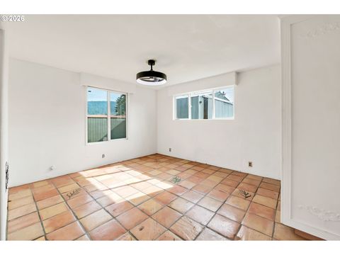 Tiny photo for 82537 Greenwood St, Creswell, OR 97426 (MLS # 654293115)