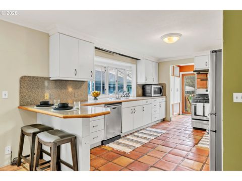 Tiny photo for 82537 Greenwood St, Creswell, OR 97426 (MLS # 654293115)