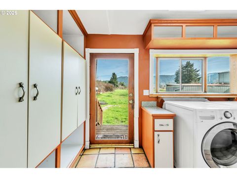 Tiny photo for 82537 Greenwood St, Creswell, OR 97426 (MLS # 654293115)