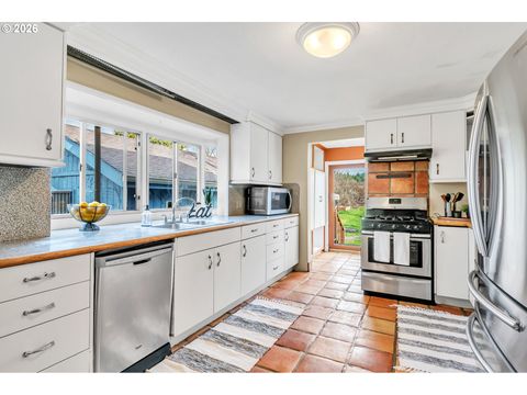 Tiny photo for 82537 Greenwood St, Creswell, OR 97426 (MLS # 654293115)