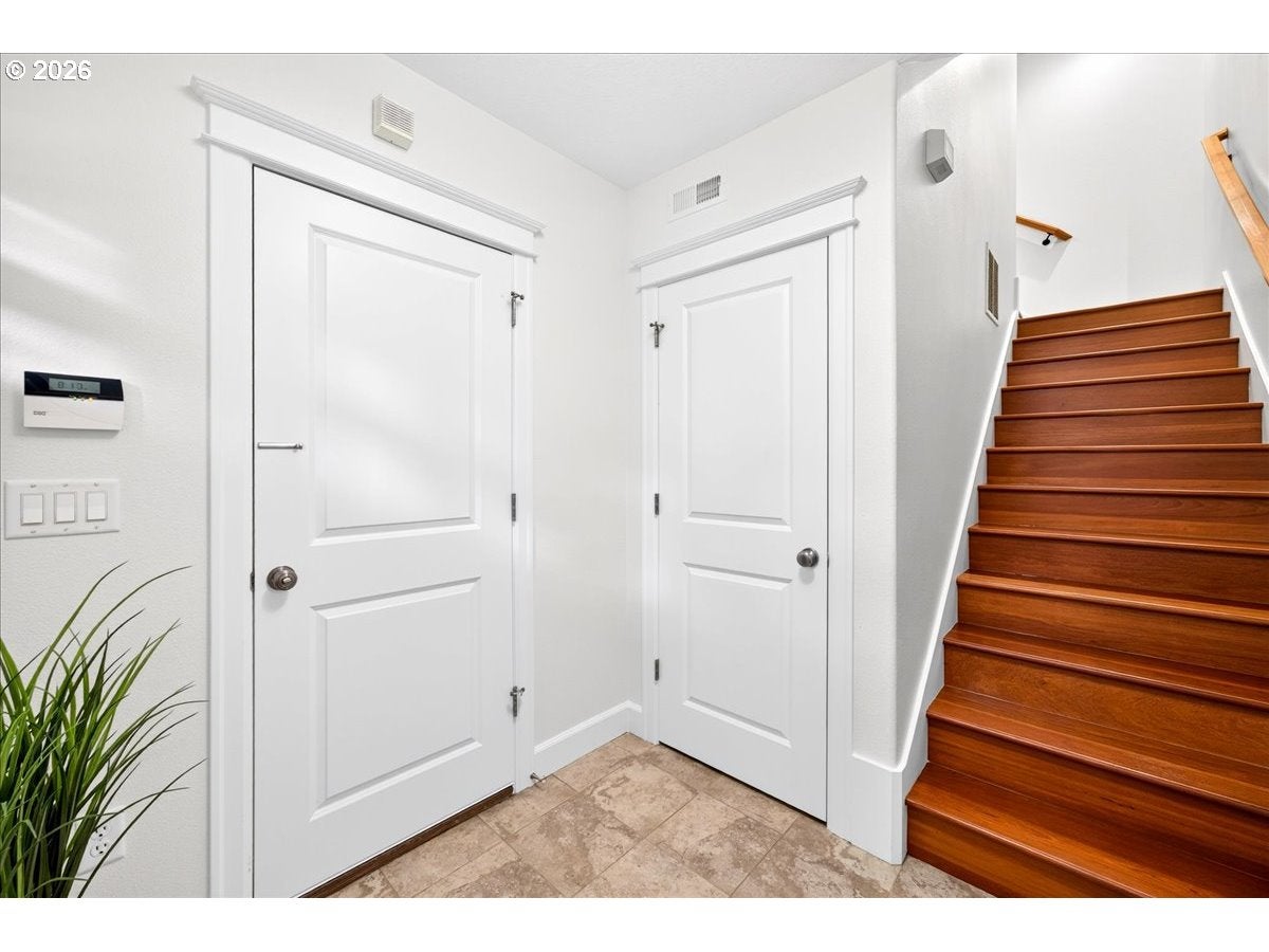 2052 NW Village CIR 41