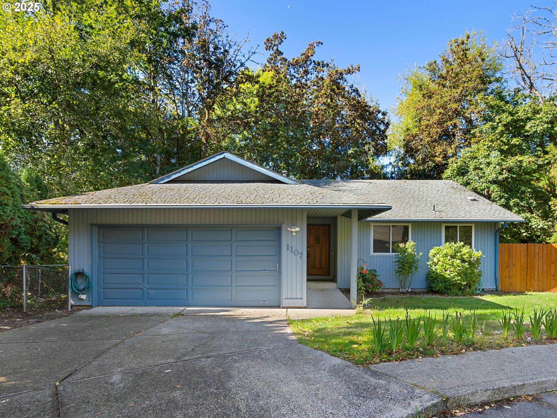 1107 MEADOWVIEW CT