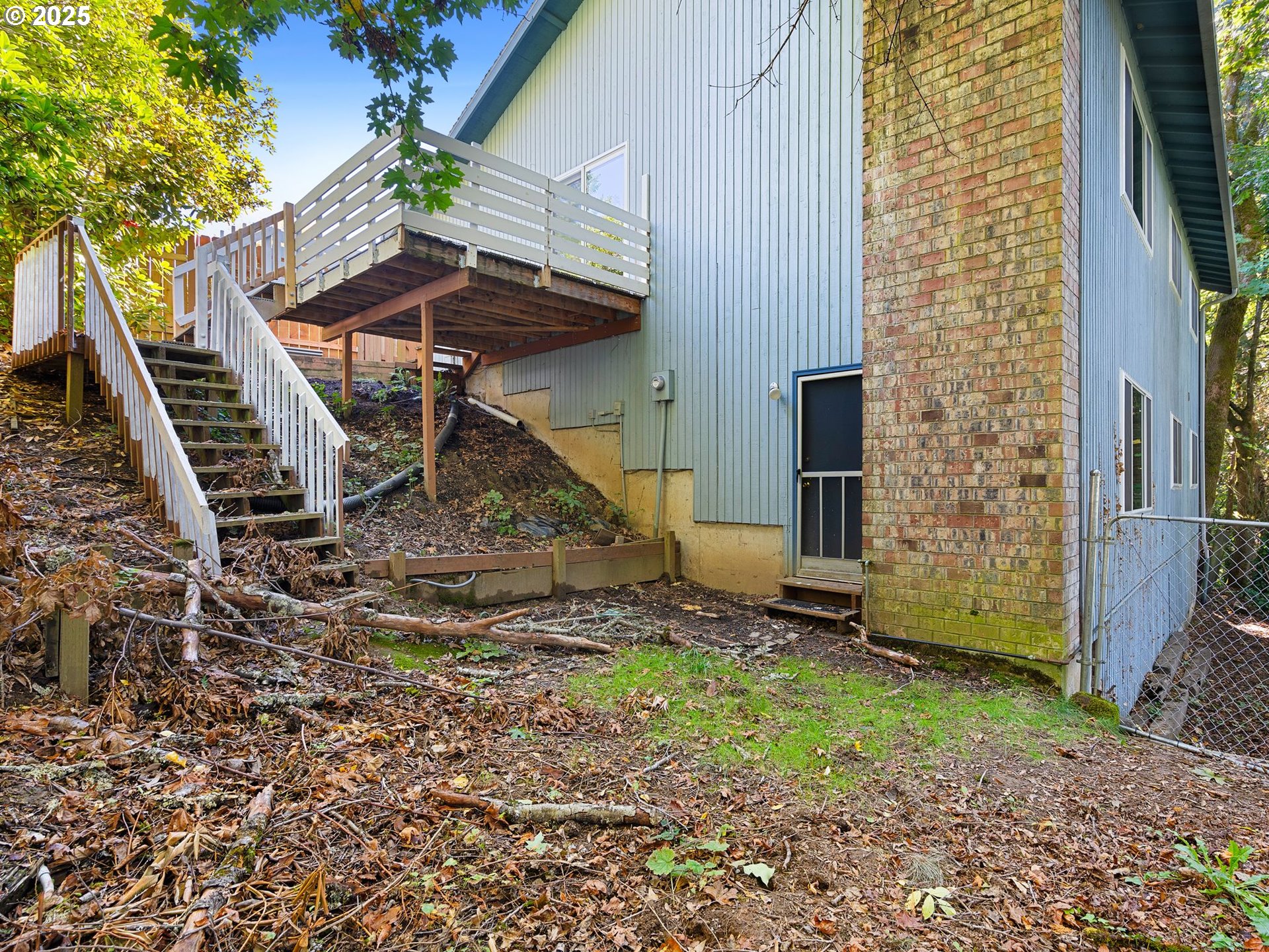 1107 MEADOWVIEW CT
