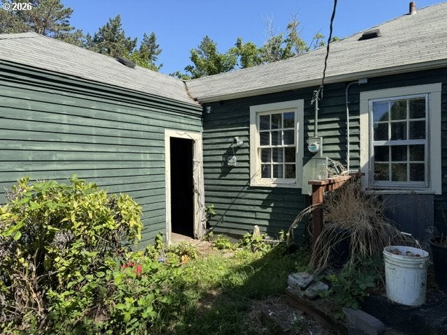 54 E 24TH AVE