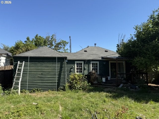 54 E 24TH AVE