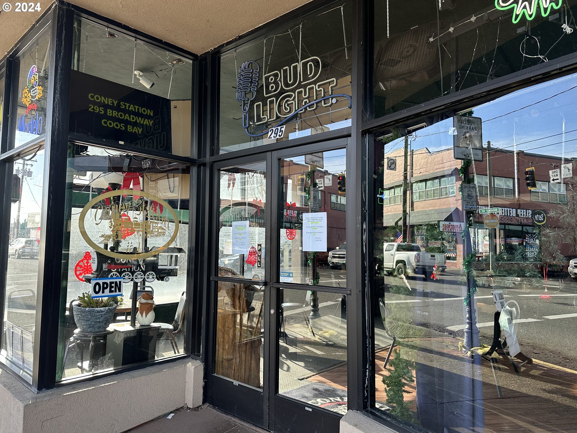 295 S BROADWAY