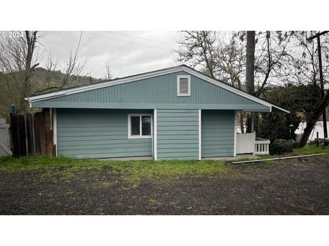 A home in Roseburg