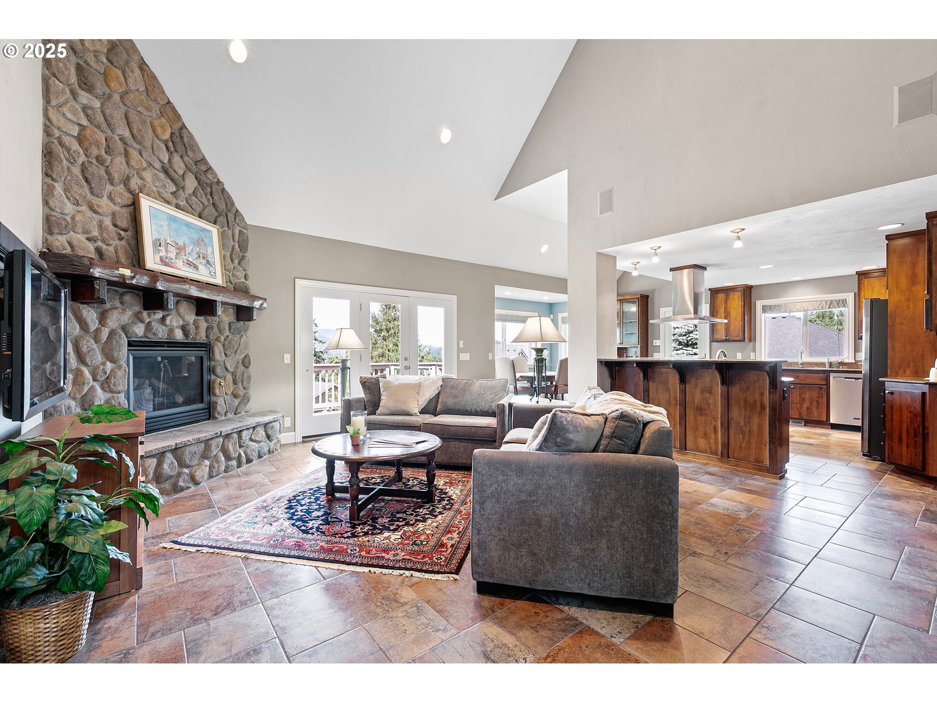 380 Mountaingate DR