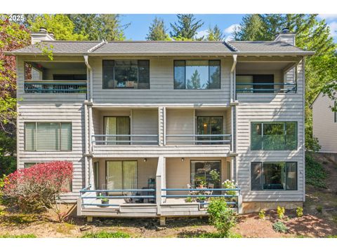 225 CERVANTES Lake Oswego OR 97035