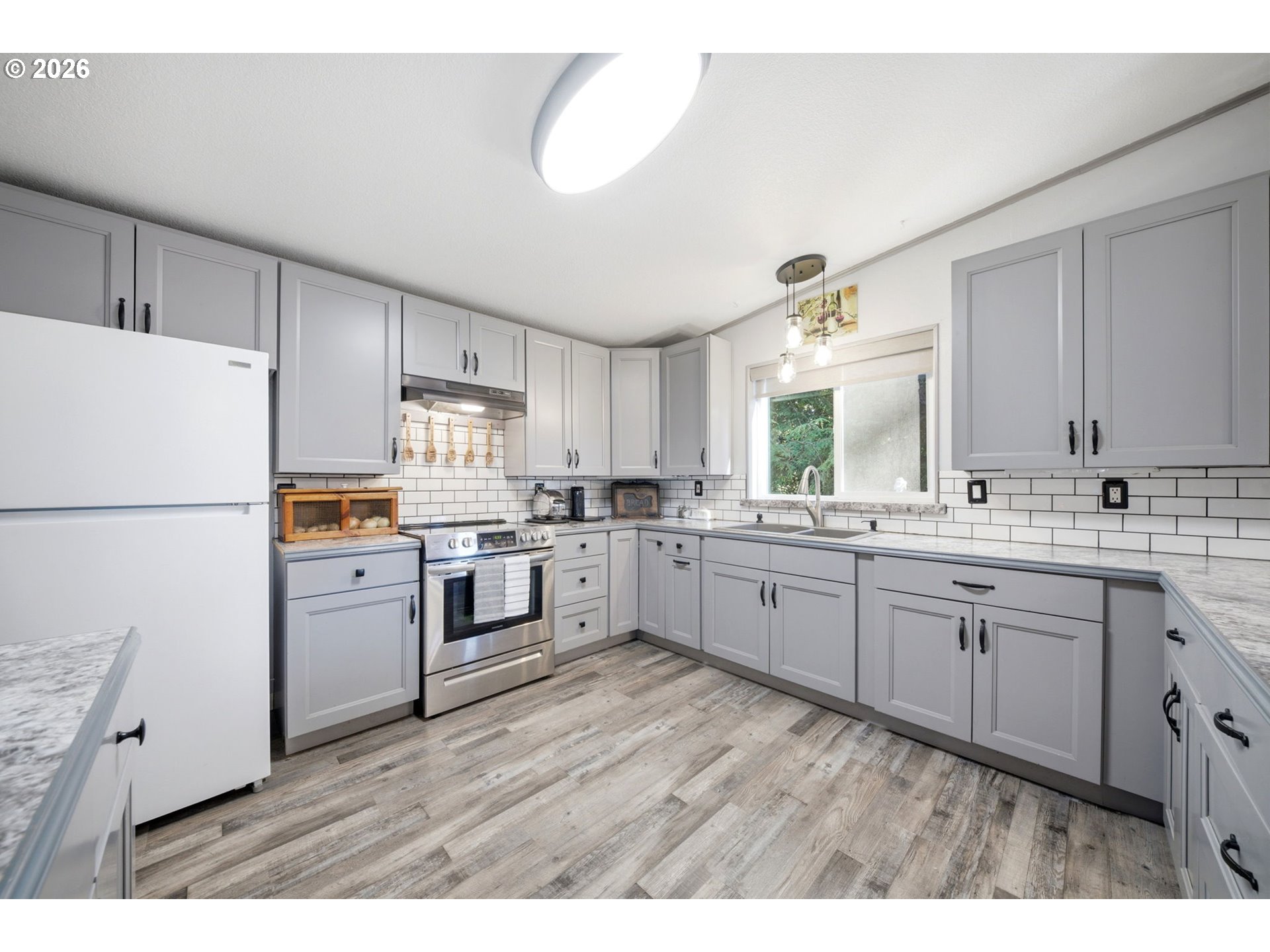 132 TAYLOR RD