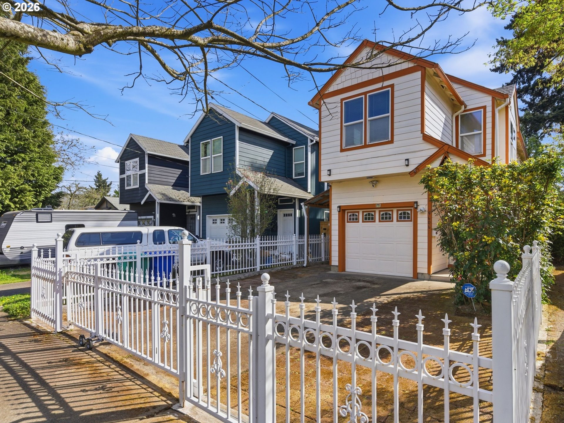 9606 N CLARENDON AVE