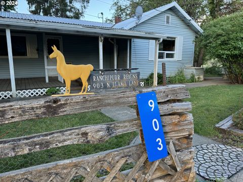 A home in Goldendale