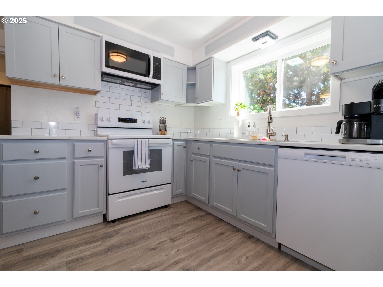 Florence, Oregon 97439, United States, 5 Bedrooms Bedrooms, ,3 BathroomsBathrooms,Residential,Active,40164