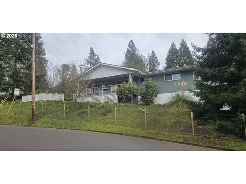 1123 SE HAWTHORNE DR Roseburg OR 97470
