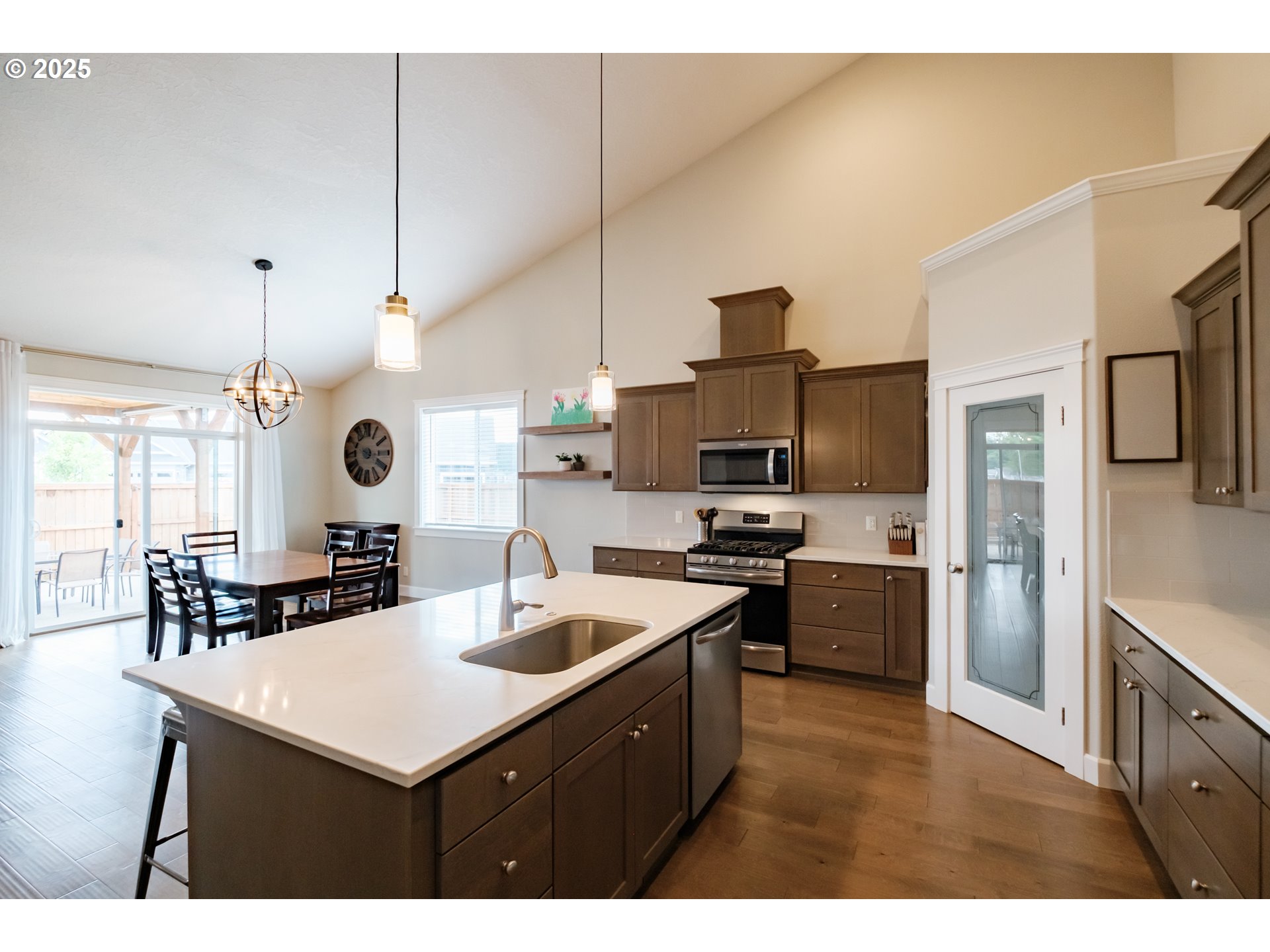 Turner, Oregon 97392, United States, 4 Bedrooms Bedrooms, ,2 BathroomsBathrooms,Residential,Pending,154465