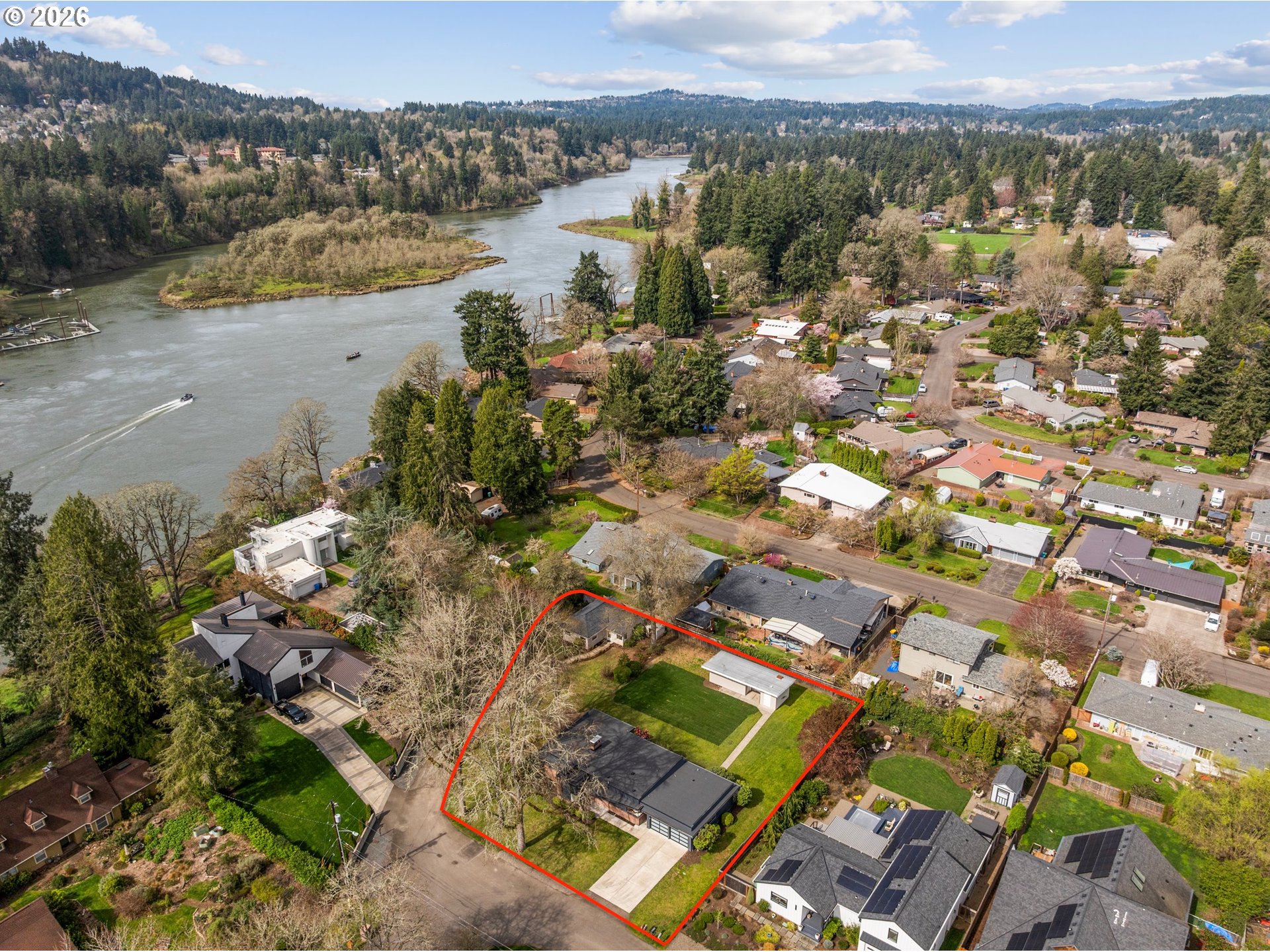 2607 SE VINEYARD WAY