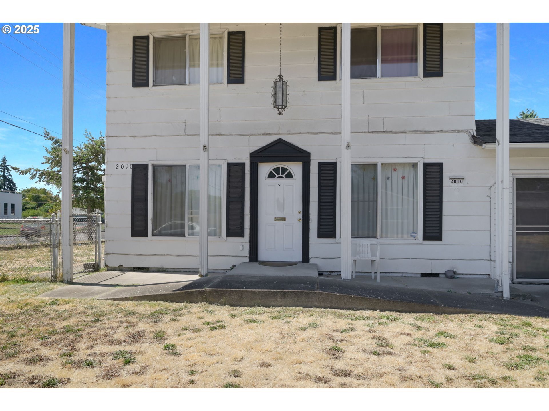 2010 PRIMROSE ST