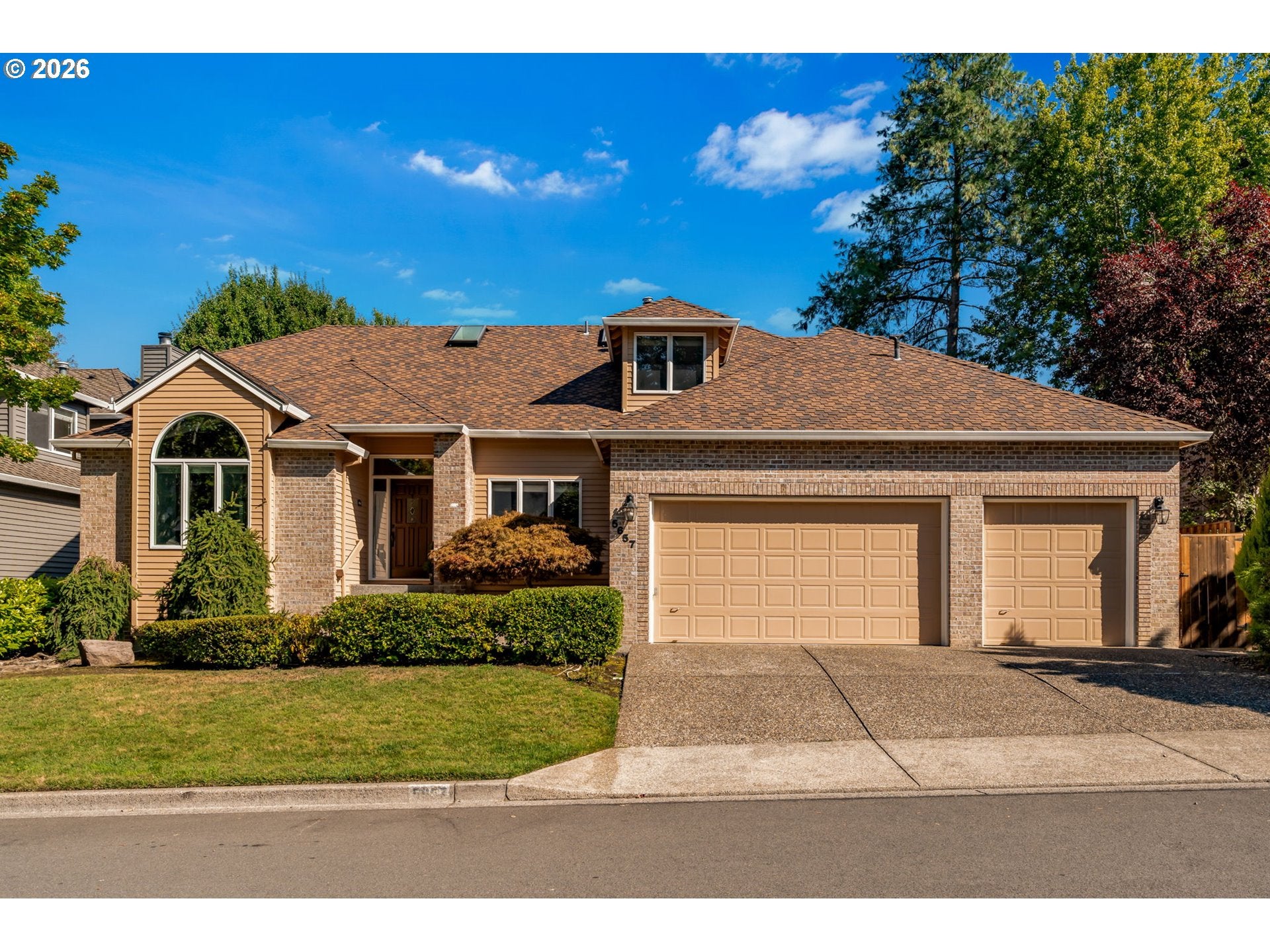 5657 GRAND OAKS DR