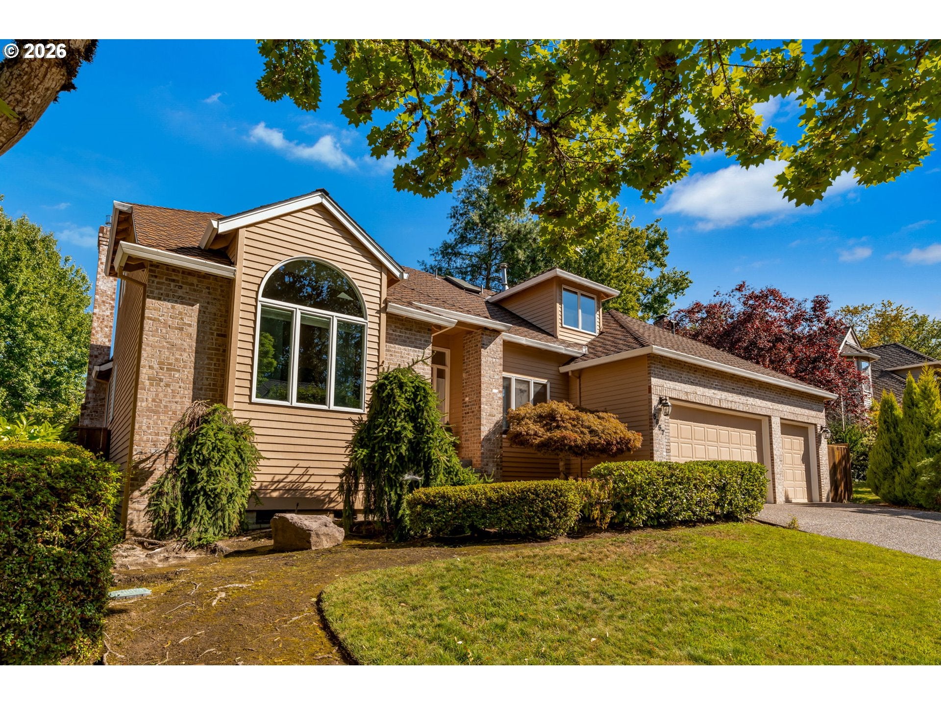 5657 GRAND OAKS DR
