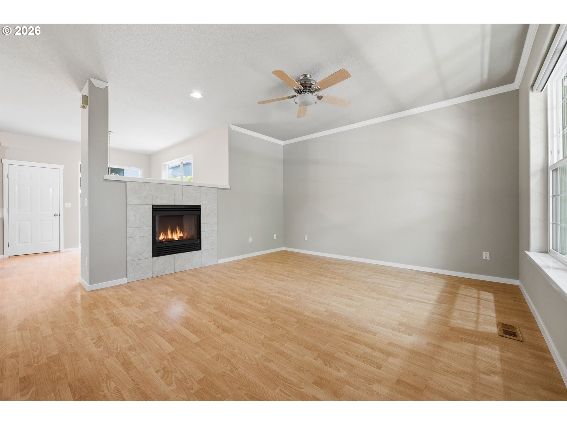403 NE SUTTLE RD
