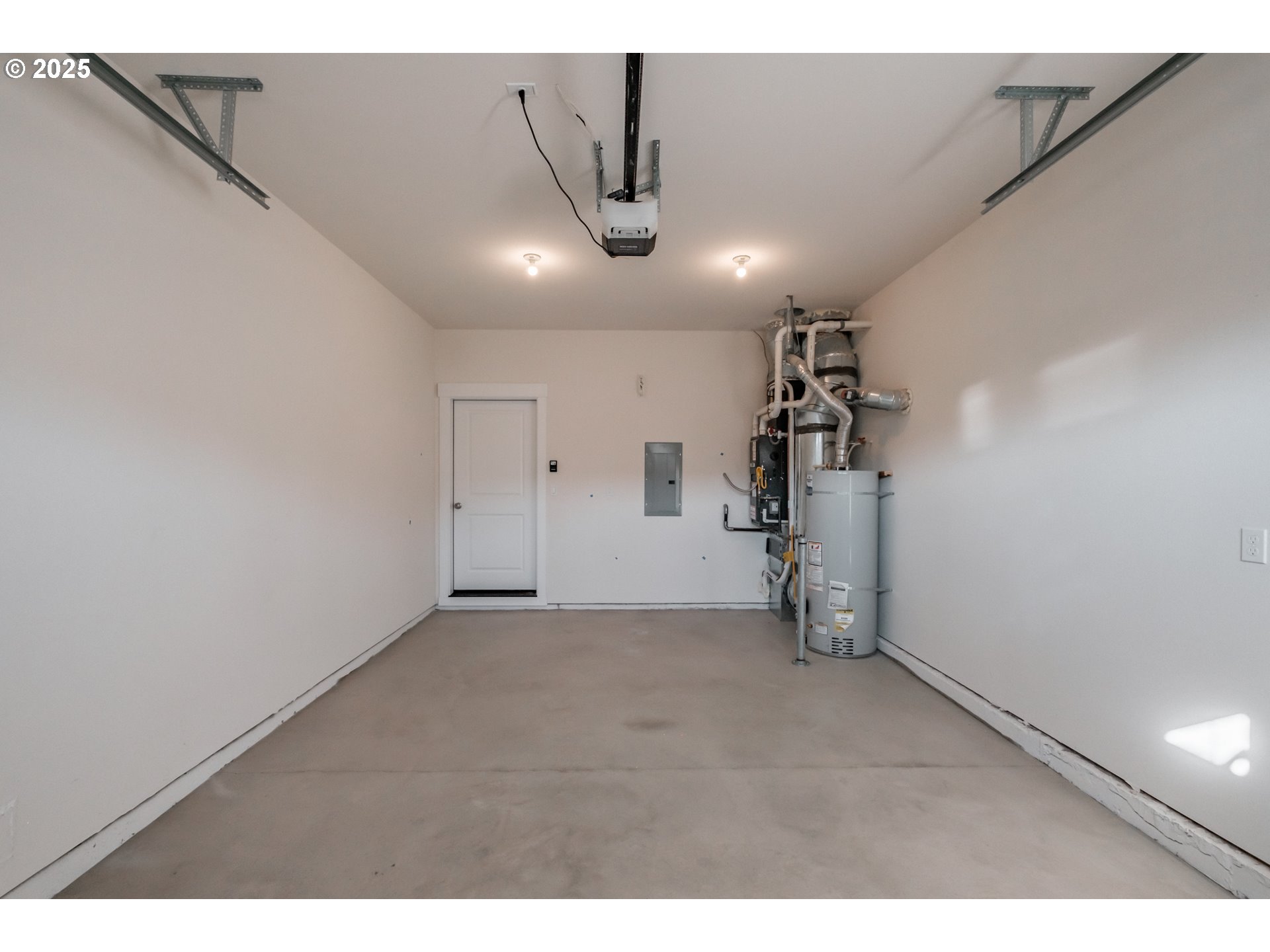 Lebanon, Oregon 97355, United States, 6 Bedrooms Bedrooms, ,6 BathroomsBathrooms,Residential,Active,68880