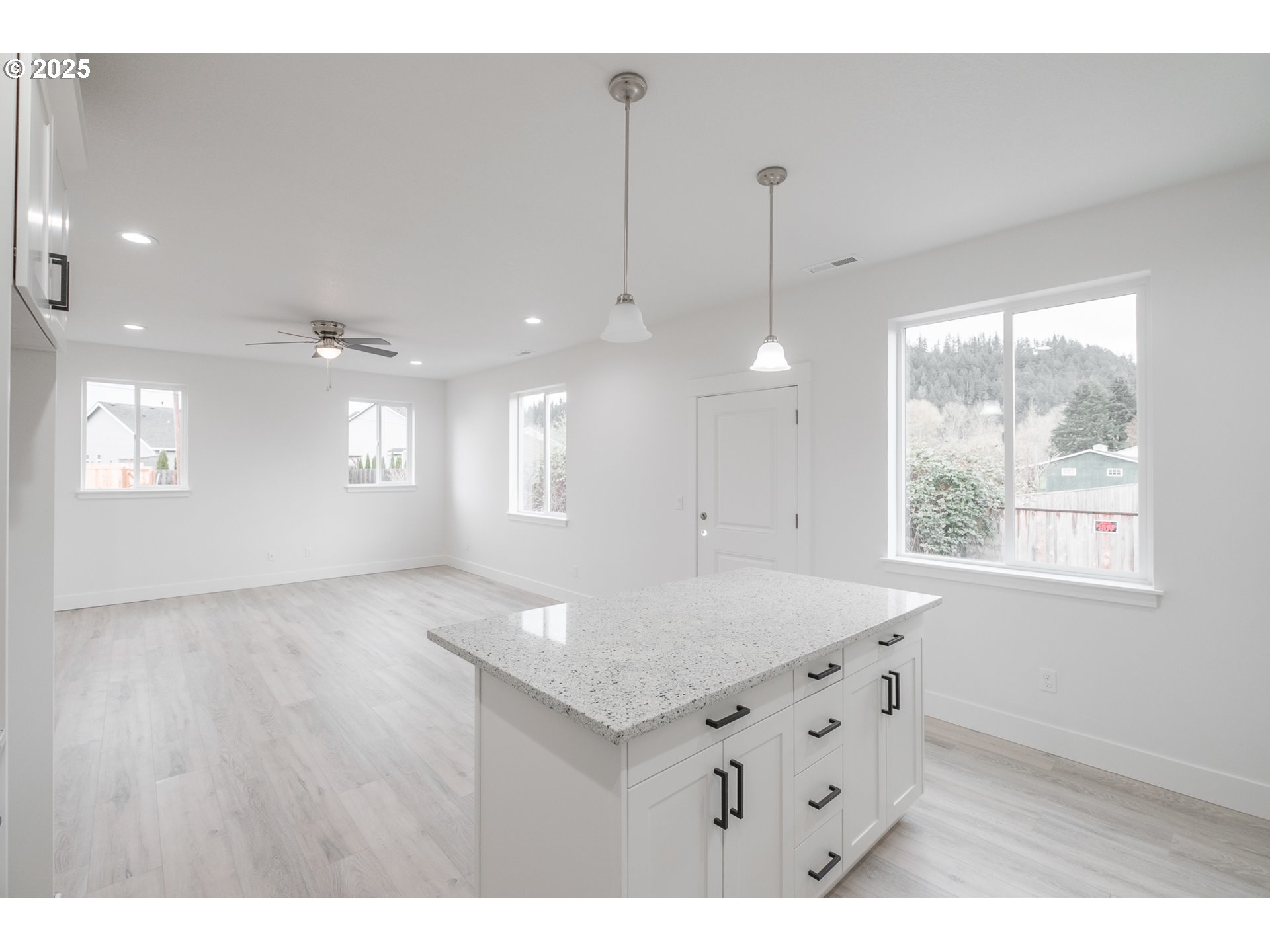 Lebanon, Oregon 97355, United States, 6 Bedrooms Bedrooms, ,6 BathroomsBathrooms,Residential,Active,68880